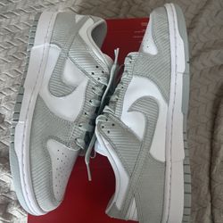 Nike Dunk Low "Grey Corduroy" Shoes FN7658-100 Sz 11w/9.5m