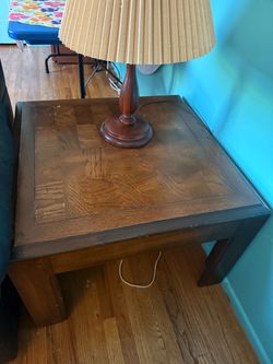 Free end table