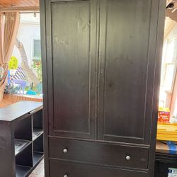 IKEA Hemnes Wardrobe (Like New)
