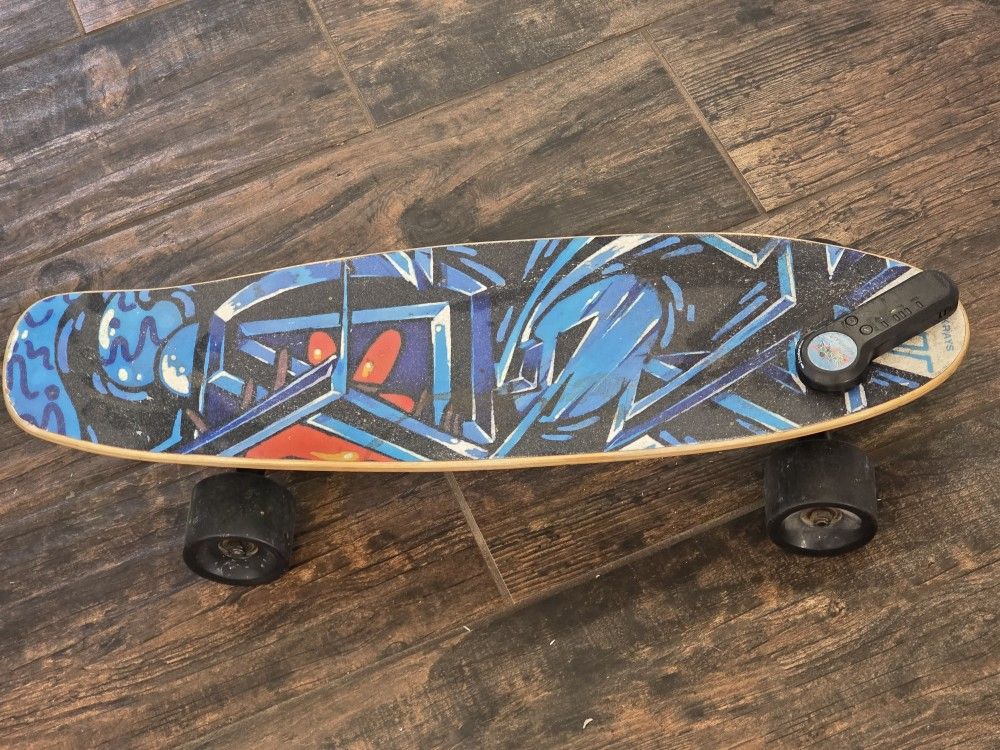 Electric Skateboard w/ Remote – 350W • 12.4 MPH • 8-Mile Range