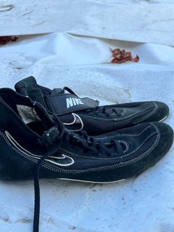 nike mens wrestling shoe m9 42.5