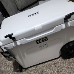 Brand New W/Tags Yeti Tundra Hual