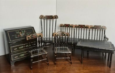 (#4589) Vintage Dollhouse Furniture