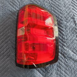 2014 - 2020 Chevrolet Silverado / GMC Sierra Tail-light (RH/Passenger Side)