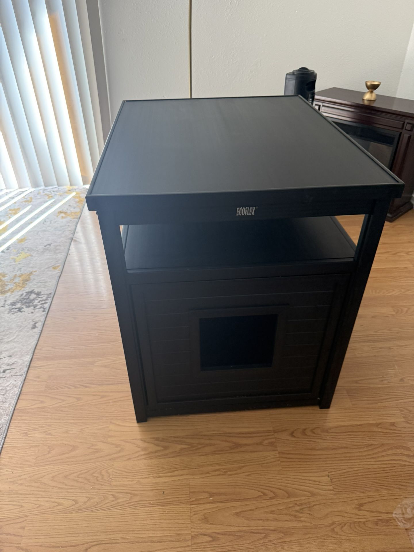 Enclosed Litter Box
