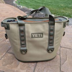 YETI Hopper M30 Soft Cooler   