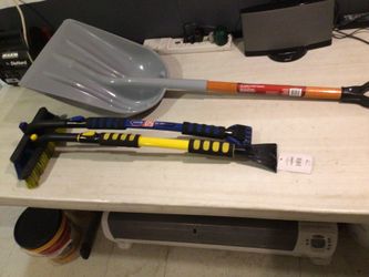 2..Snow brush + 31” scoop shovel