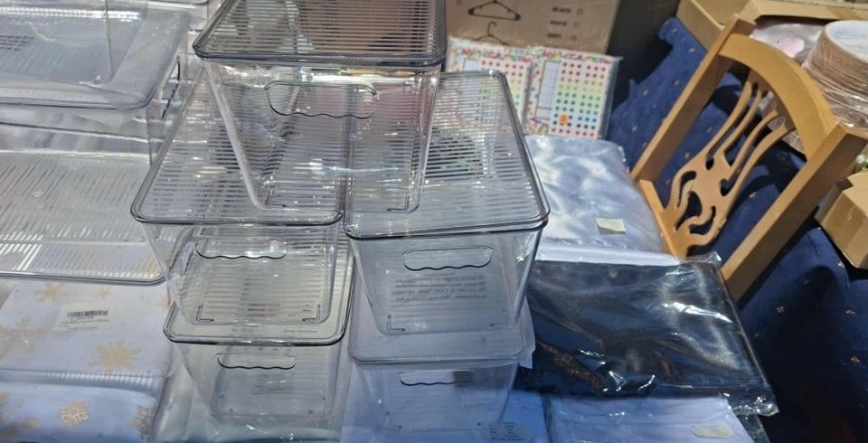 Small storage containers