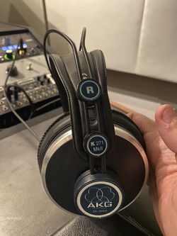 AKG K271 MKII Headphones