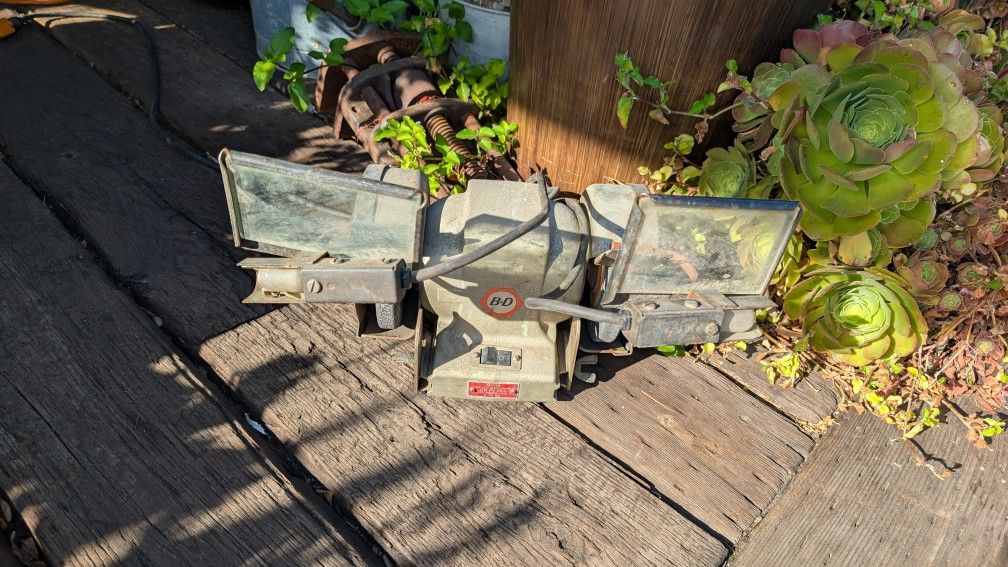 Vintage Bench Grinder 6" Black & Decker Made In USA