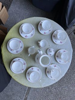 Princess House Exclusive (8 Teacup Settings)