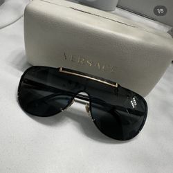 Women’s sunglasses