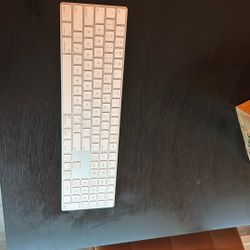 Apple Keyboard