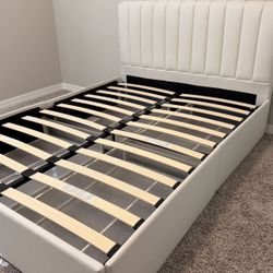 Upholstered Full Size Bed w/storage 