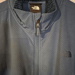 The North Face Men's Treadway Hybrid with Futurefleece Full Zip jacket in a dark blue/teal color. 