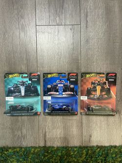 Hot Wheels Premium Formula 1 F1 Set of 3 : Mercedes AMG / Visa Cash App RB / McLaren
