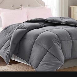 Brermer Soft King Goose Down Alternative Comforter, All Seasons Puffy Warm Duvet Insert with 8 Corner Tabs, Luxury Reversible Hotel Collection, 102"x 