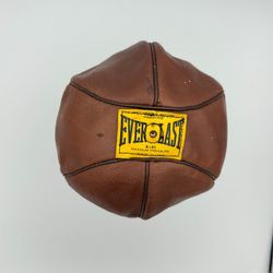 Vintage Everlast Speed Punching Bag 4 pound! Would not pump up when I tried. I stuffed it with bubble wrap for pictures. Please view all photos for mo