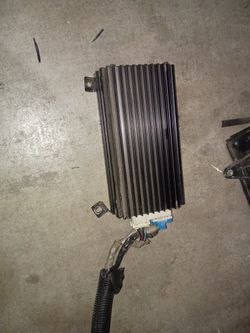 Bose Amp With Wire Harness