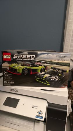 Lego set Austin Martin Valkrie and Vantage