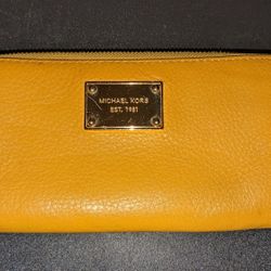 Michael Kors Mustard Colored Wallet, Great Condition 