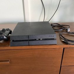 Ps4 1TB (With Controllers)