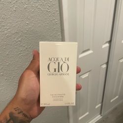 Aqua de gio cologne
