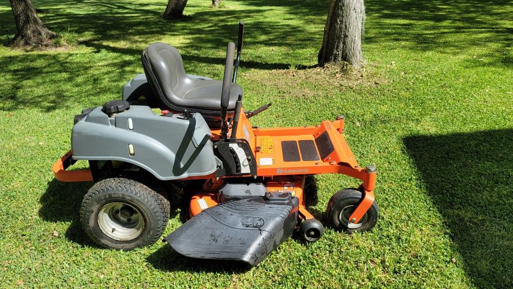 Husqvarna RZ4619 Zero Turn