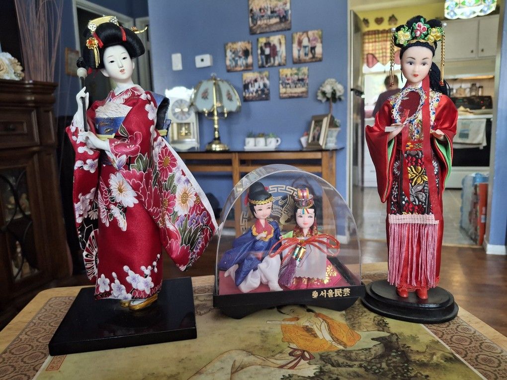 BEAUTIFUL VINTAGE ASIAN DOLLS GREAT CONDITION