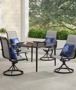 Hampton Bay Patio Table
