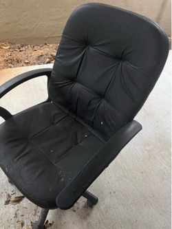 Swivel desk chair