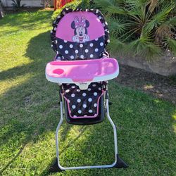 Minnie Mouse Foldable Highchair!