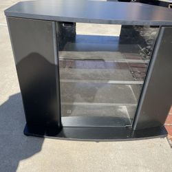 FREE  / Console Shelves Used Under tv 
