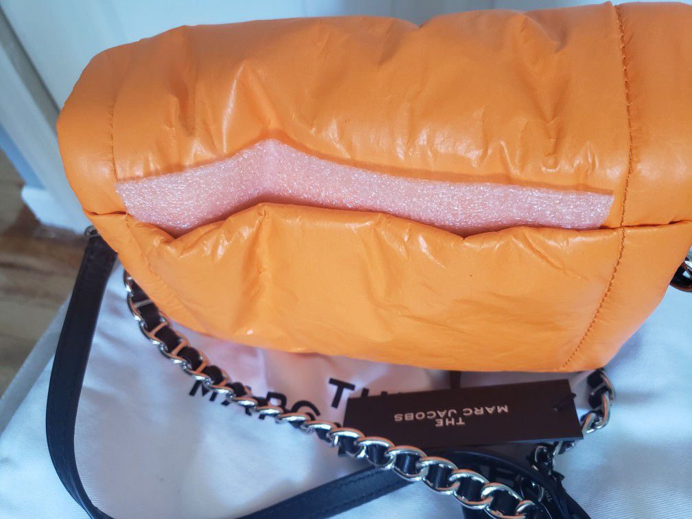 PRE Order) MARC JACOBS Pillow Bag – uMoMasShop