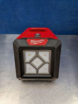 Milwaukee Light 2364-20