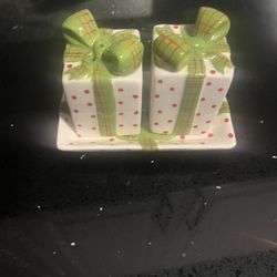 Brand new Christmas themed salt and pepper shaker