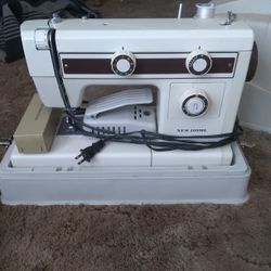 Vintage Portable "New Home" Sewing Machine 