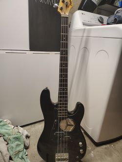 Samick Bass Guitar And Kustom Amp