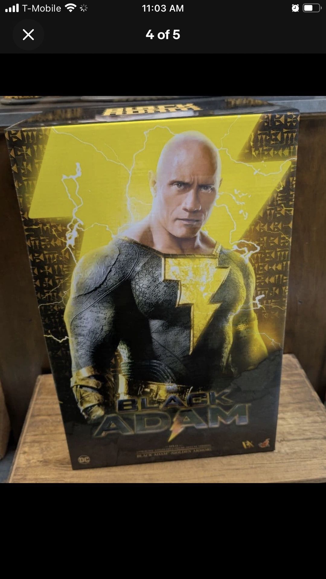 Hot Toys Black Adam 