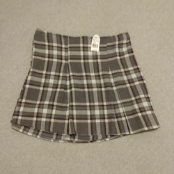 BRAND NEW W/TAG JUNIORS PLEATED FRONT PLAID SKIRT SIZE LARGE