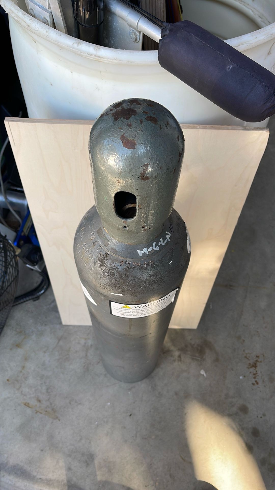 Welding Tank Hydro Good Till 9/34 75% Argon 25% Carbon Dioxide 80cuft.