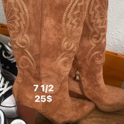 Womens Shoes Size 7- 7 1/2