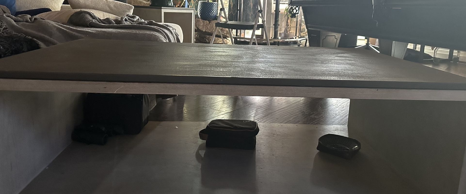 DARK GREY WOODEN COFFEE TABLE 