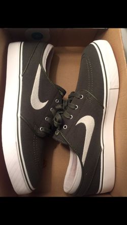 Stefan Janoski (7.5)