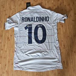2003 Barcelona Soccer Jersey Retro Ronaldinho #10

Adul size available:
Small
Medium
Large 
XL

Brand New with tags 

$60