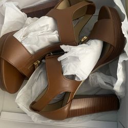 Michael Kors Women Size 7