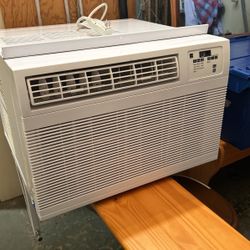 ac 15000btu look new