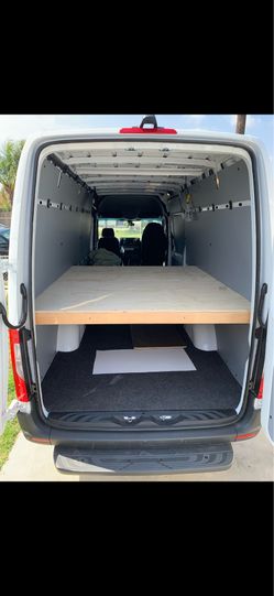 2019 sprinter bench top that coverts to a cargo bed. $250