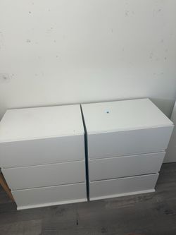 White Dresser/cabinet