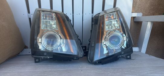 Cadillac CTS V headlights